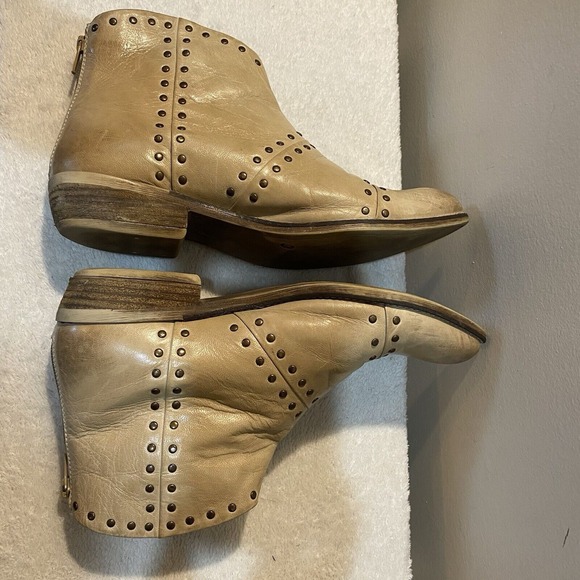 Diba True Good Sign Size 9.5 Luggage Leather Bootie Ankle Studded Tan/Beige - Picture 5 of 7